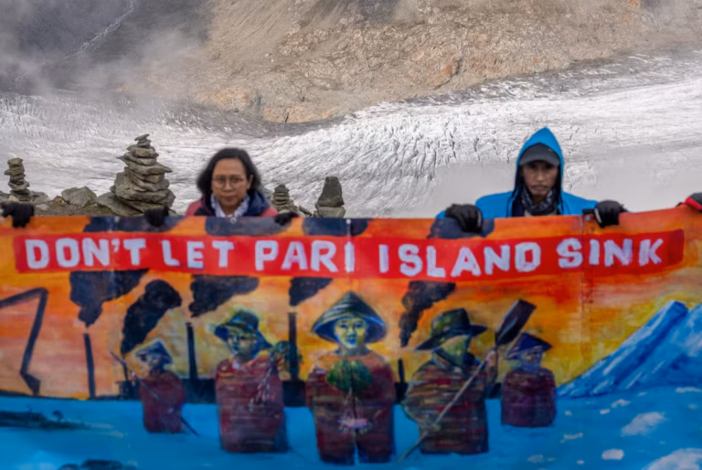 Un tribunal suisse accepte la plainte climatique d’insulaires indonésiens contre Holcim (AP)