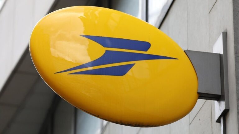 Cyberattaque contre La Poste : le réseau tient, les colis passent, le numérique souffre