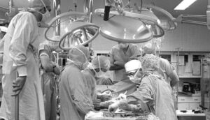 Il y a 58 ans jour pour jour, la première greffe de cœur humain était réalisée. (DR)