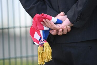 Mariage d'OQTF : la préfecture refuse la démission du maire de Chessy, l’absurdité continue