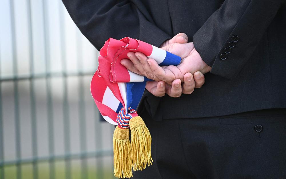 Mariage d'OQTF : la préfecture refuse la démission du maire de Chessy, l’absurdité continue