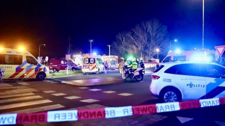 Pays-Bas : une voiture fonce dans la foule lors d’une parade de Noël à Nunspeet