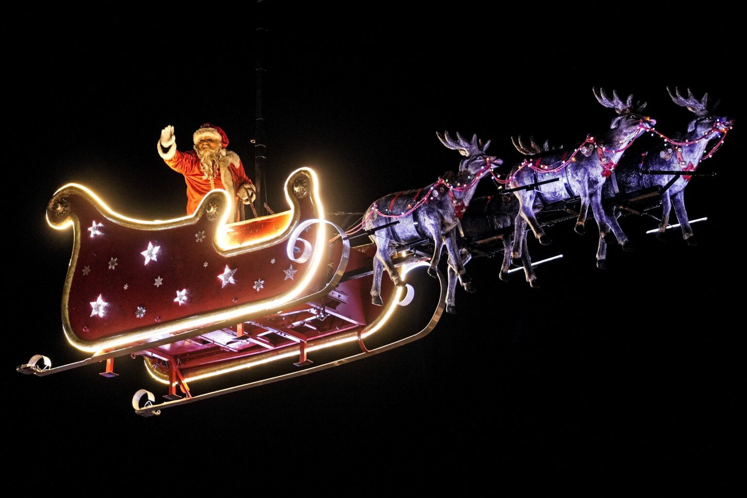 Connaissez-vous vraiment le Père Noël ? Découvrez son incroyable histoire et les secrets méconnus de son origine. (AP)