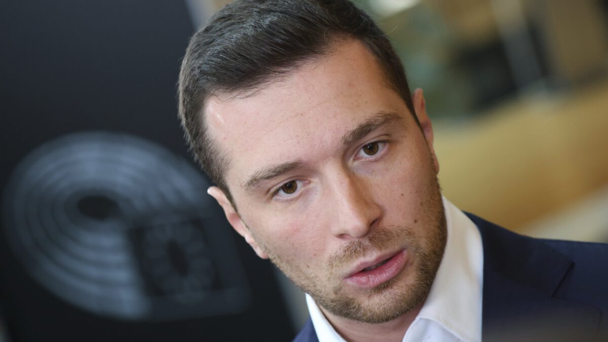 Mort de Brigitte Bardot : Jordan Bardella dénonce le «mépris» et la «haine» de certains, notamment du service public. (AP)