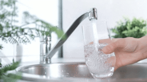 Sondage - 51% des Français boivent l’eau du robinet, alors que 78% la jugent polluée 