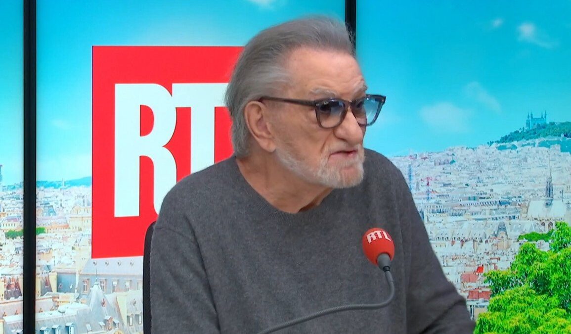 «Je n’ai pas eu peur de mourir, mais de perdre ma voix.» Eddy Mitchell revient sur sa terrible année 2025. (RTL)