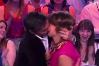 VIDÉO - Laury Thilleman, Miss France 2011, brise le silence sur le baiser forcé que lui a infligé Ary Abittan sur TF1