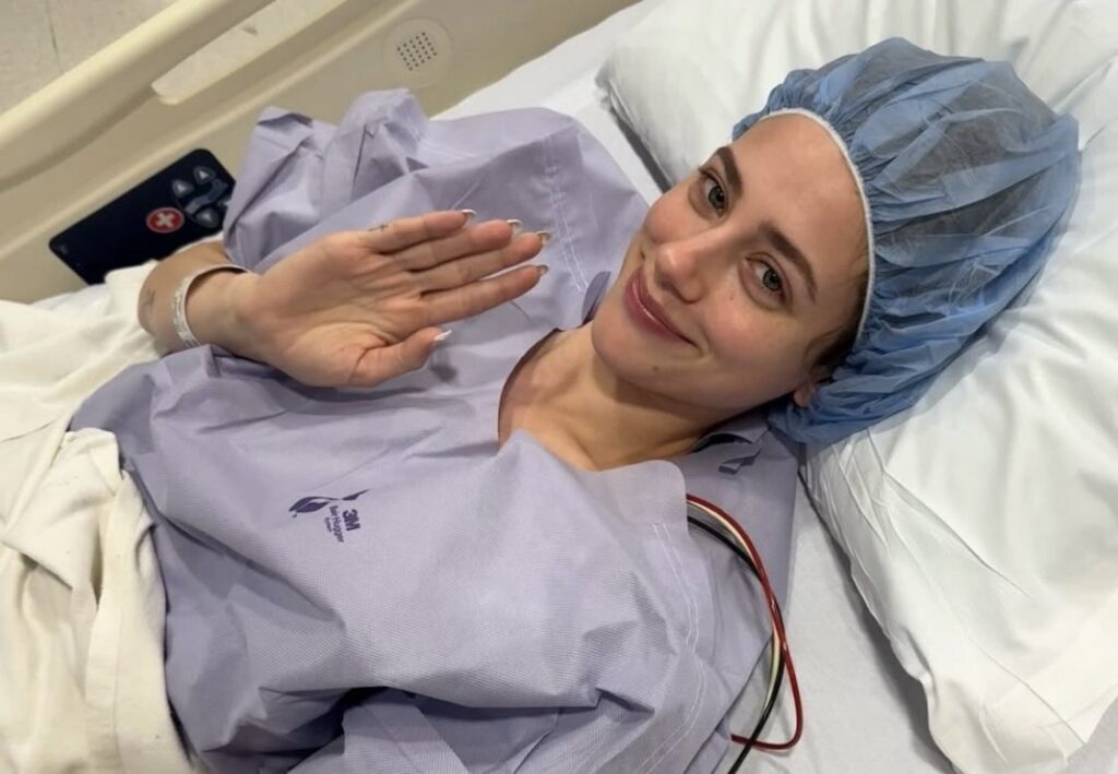 Lilie Reinhardt, star de Riverdale, raconte son combat contre l’endométriose. (DR)