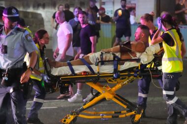 Sydney: la fusillade qualifiée d’attaque terroriste ciblant la communauté juive. Macron condamne un acte «antisémite»