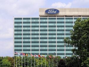 Ford freine sur le tout-électrique et acte un virage stratégique à 19,5 milliards de dollars