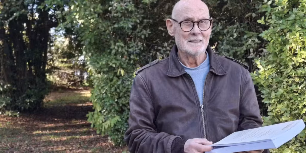 À 89 ans, il décroche enfin son doctorat : l’incroyable revanche universitaire d’un ancien notaire girondin