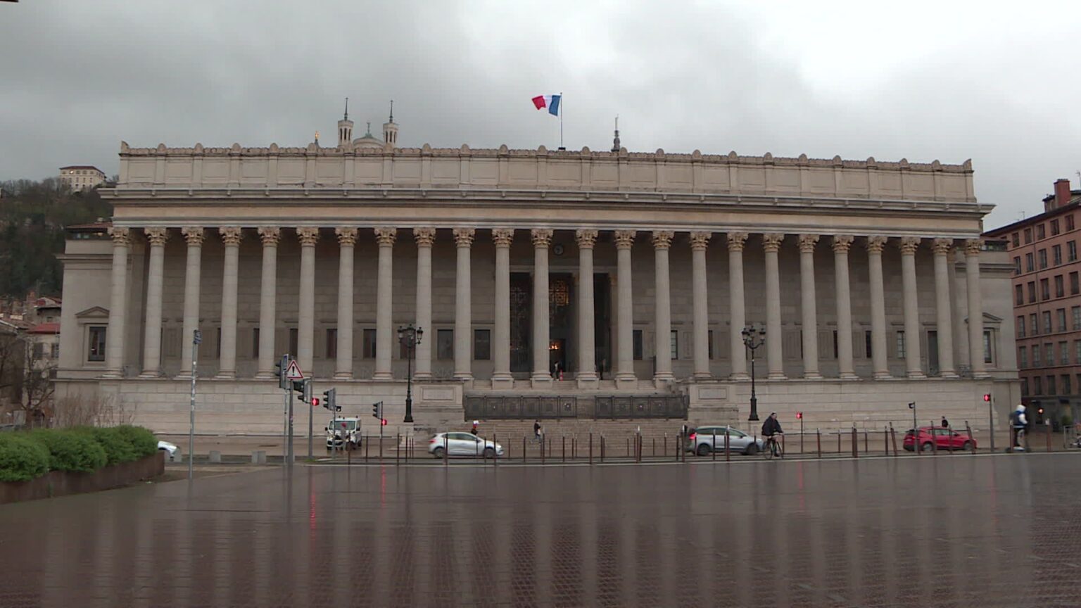 Lyon : un ex-opérateur du SAMU condamné à dix-huit ans de prison pour viols et agressions sexuelles