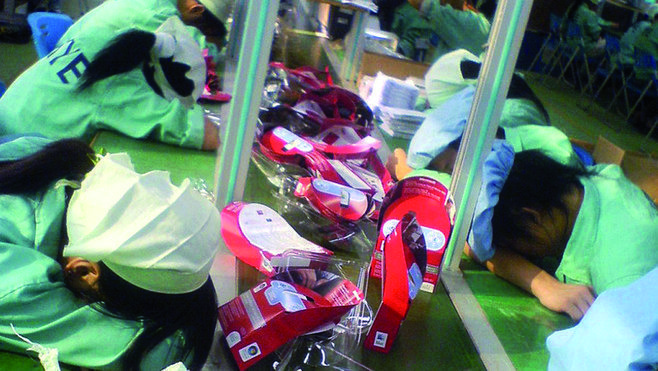Pause-Dans-Une-Usine-Chinoise-Dassemblage-De-Produits-Electroniques