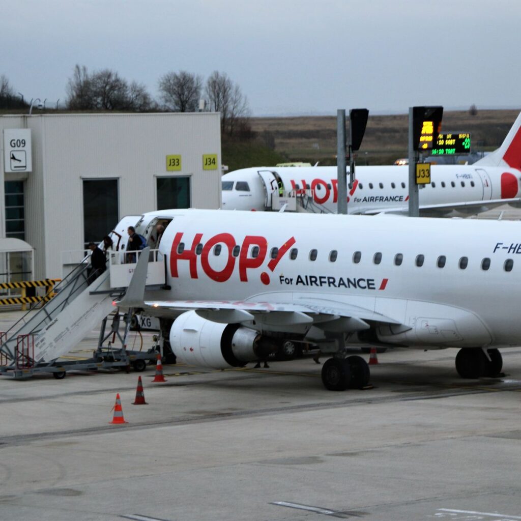 Un vol Air France Paris–Ajaccio interrompue après un incident moteur, atterrissage d’urgence à Lyon