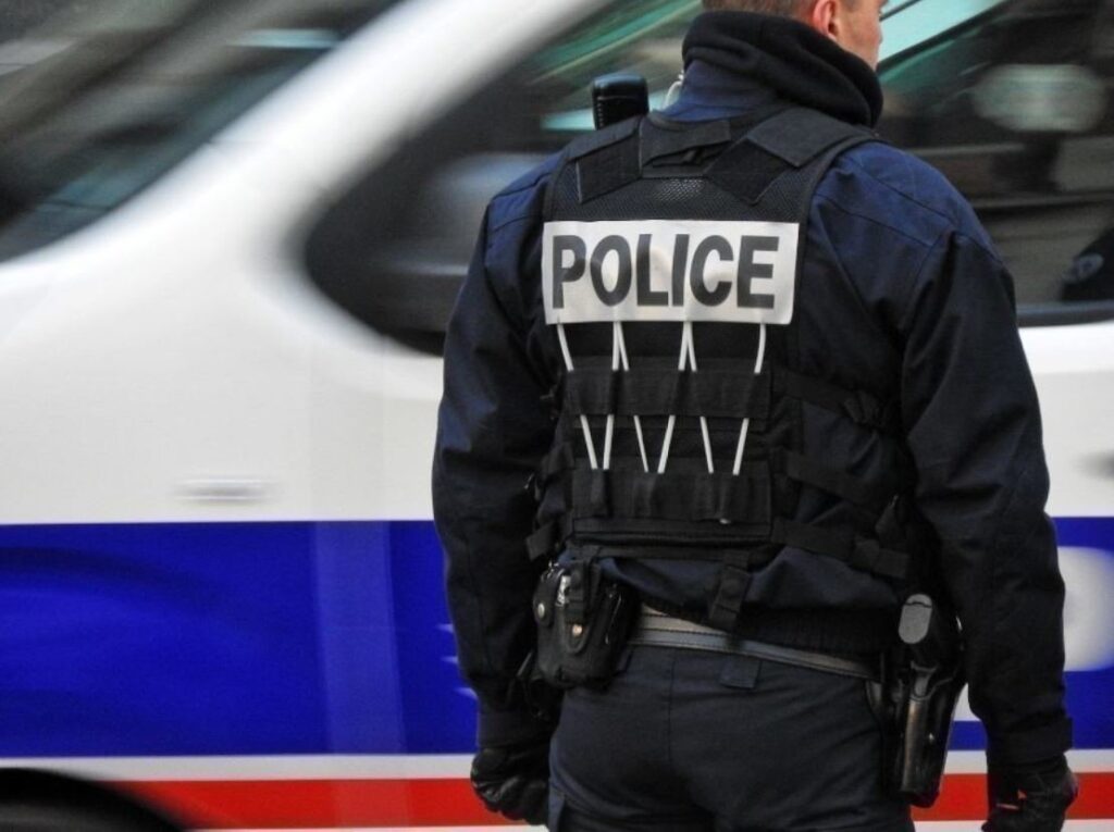Exercice de police qui tourne mal dans le Val-de-Marne : cinq agents intoxiqués, un officier entre la vie et la mort