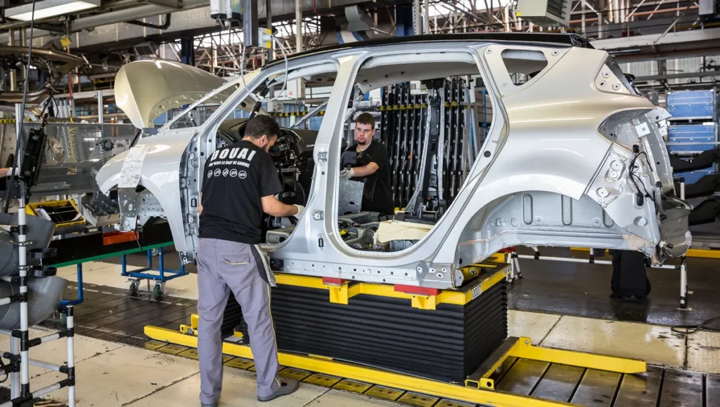 Renault et Ford s’allient pour produire deux modèles électriques Ford en France dès 2028