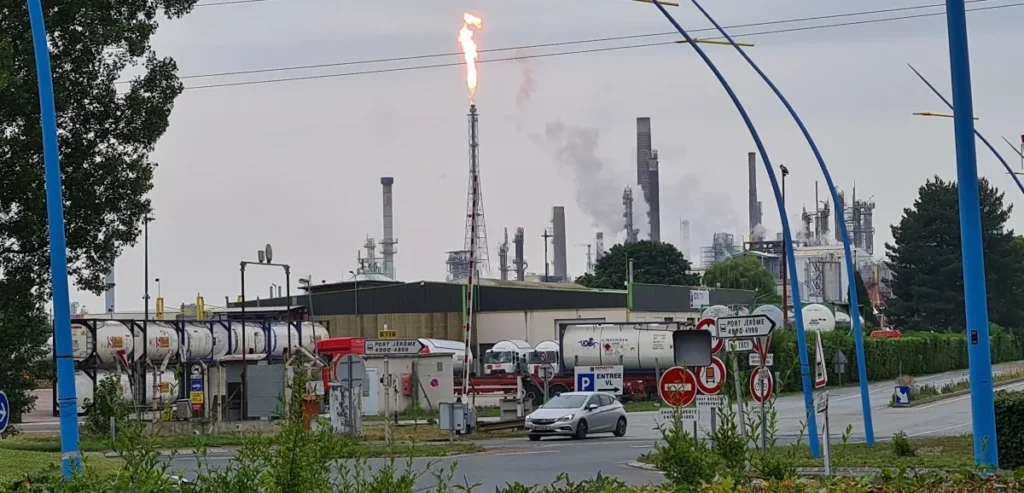 Des odeurs d'hydrocarbures en Normandie après un incident sur un site industriel de Seine-Maritime