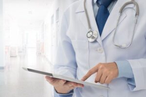 L’État retire l’autorisation d’un praticien en Guadeloupe, soupçonné d’avoir opéré sans diplôme de spécialité valide