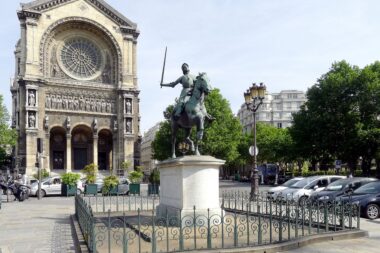 Paris : un homme placé en garde à vue après avoir volé l’épée d’une statue de Jeanne d’Arc