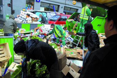 Bonne nouvelle ! Les employés des commerces alimentaires pourront récupérer la nourriture destinée à être jetée. (DR)