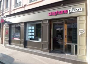 Une agence franchisée du groupe Stéphane Plaza obtient réparation après la condamnation de l'ex animateur d'M6