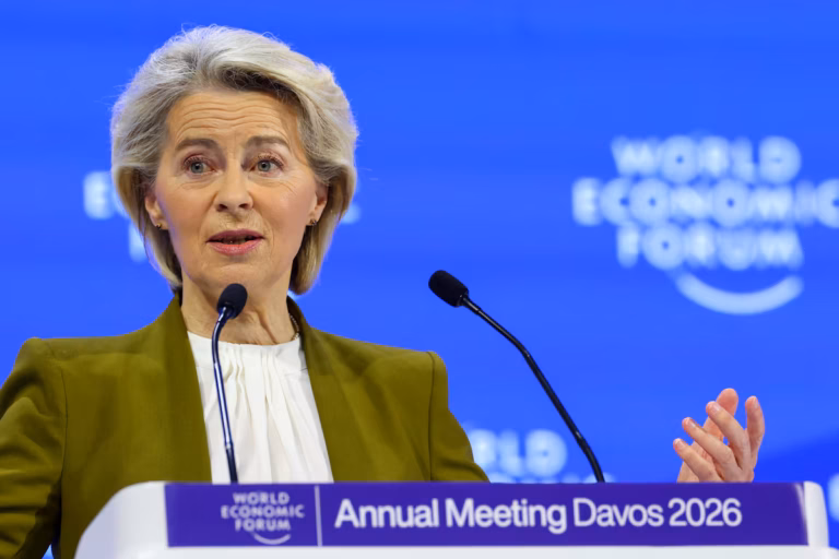 À Davos, les dirigeants européens affichent l’unité face à Trump, les PDG appellent au sang-froid