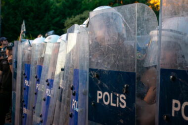À Istanbul, le journaliste français Raphaël Boukandoura placé en garde à vue lors d’une mobilisation prokurde