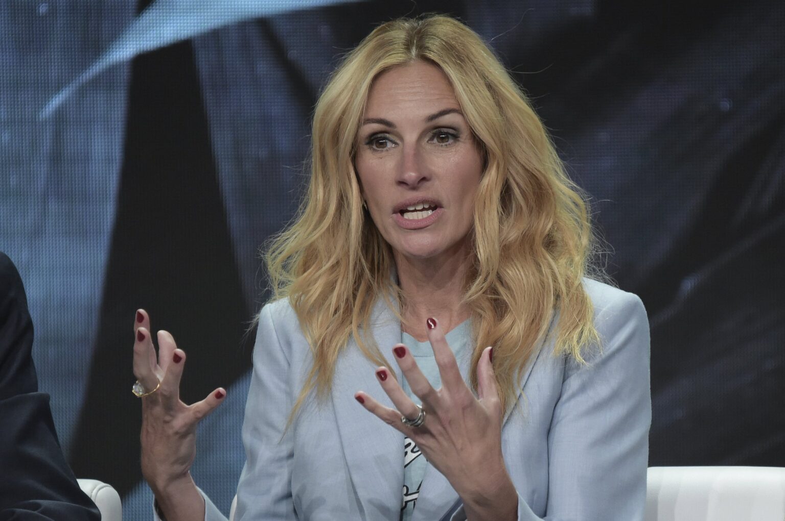 Julia Roberts casi rechazó Notting Hill, porque según ella era "la idea cinematográfica más estúpida" (AP)