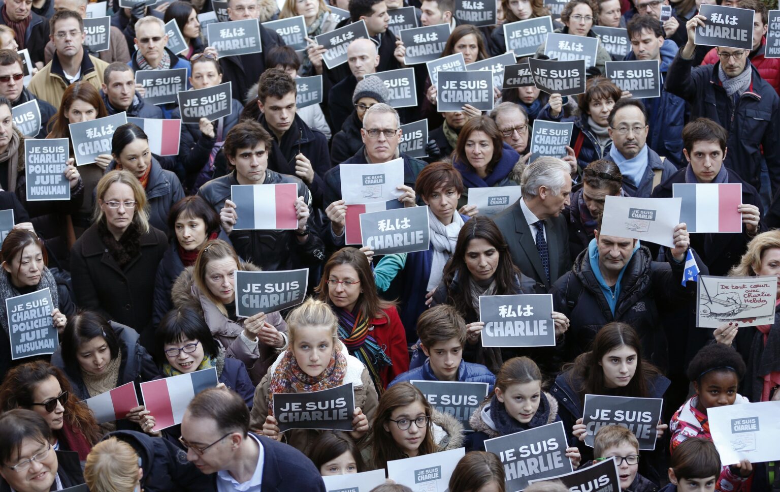 Il y a 11 ans jour pour jour, l'attentat contre Charlie Hebdo : récit d’une journée qui a bouleversé la France. (AP)