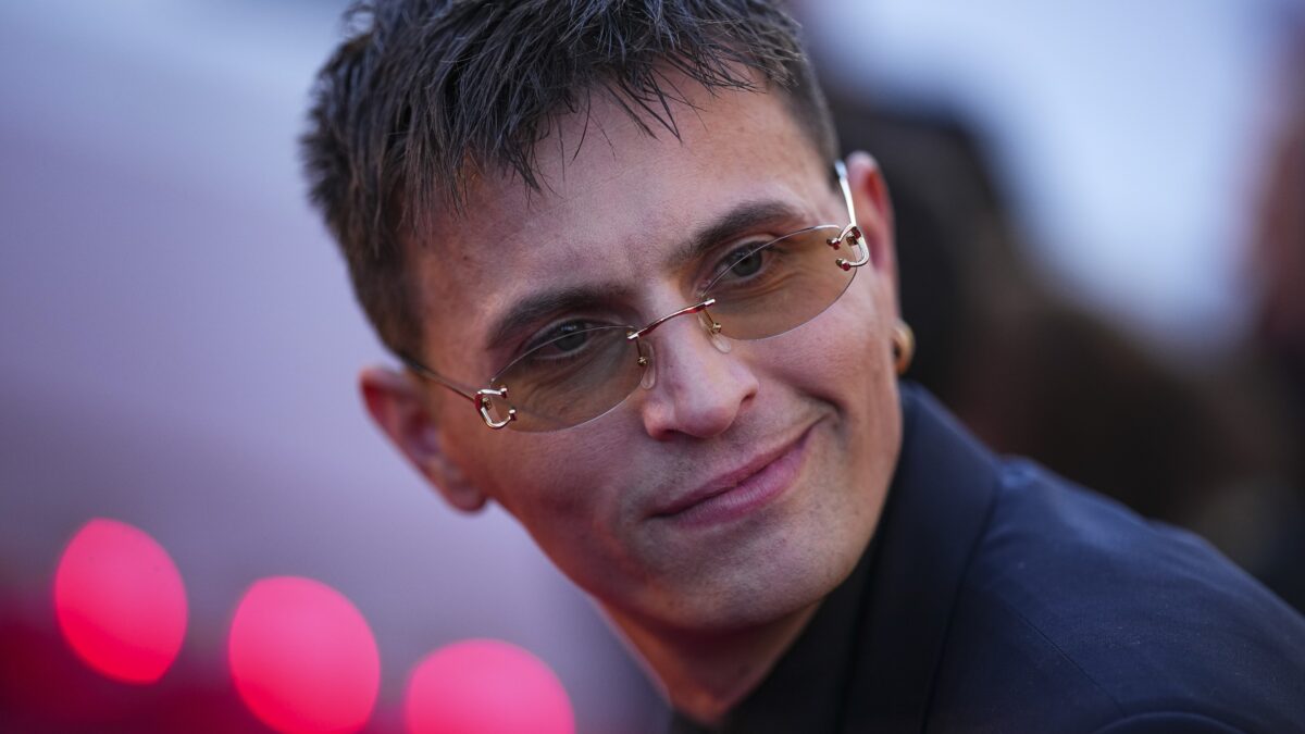 Raphaël Quenard abandonne son rôle dans le biopic de Johnny Hallyday. Découvrez pourquoi. (AP)