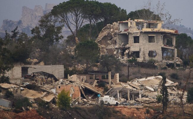 L’armée israélienne frappe le Liban et vise des sites liés au Hezbollah et au Hamas. (AP)