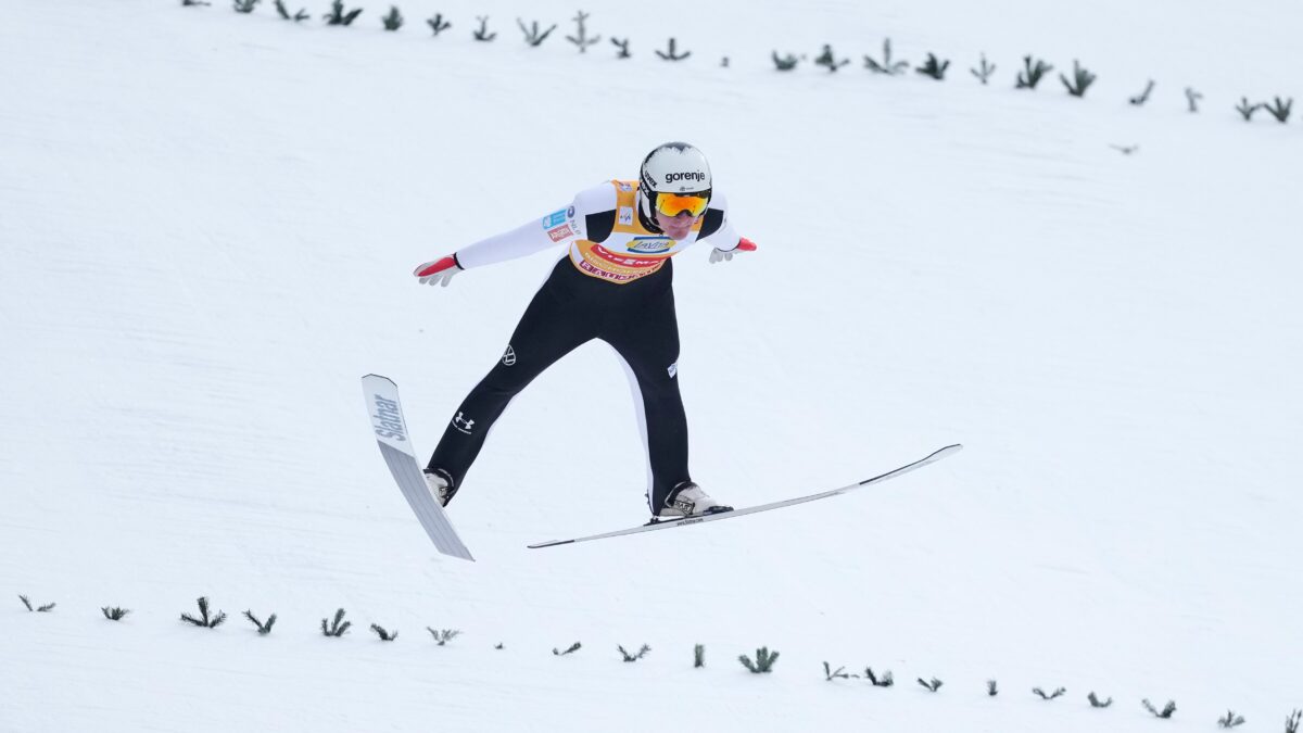 Insolite - JO d'hiver 2026 : des sauteurs à ski se feraient agrandir le pénis pour gagner en performance. (AP)
