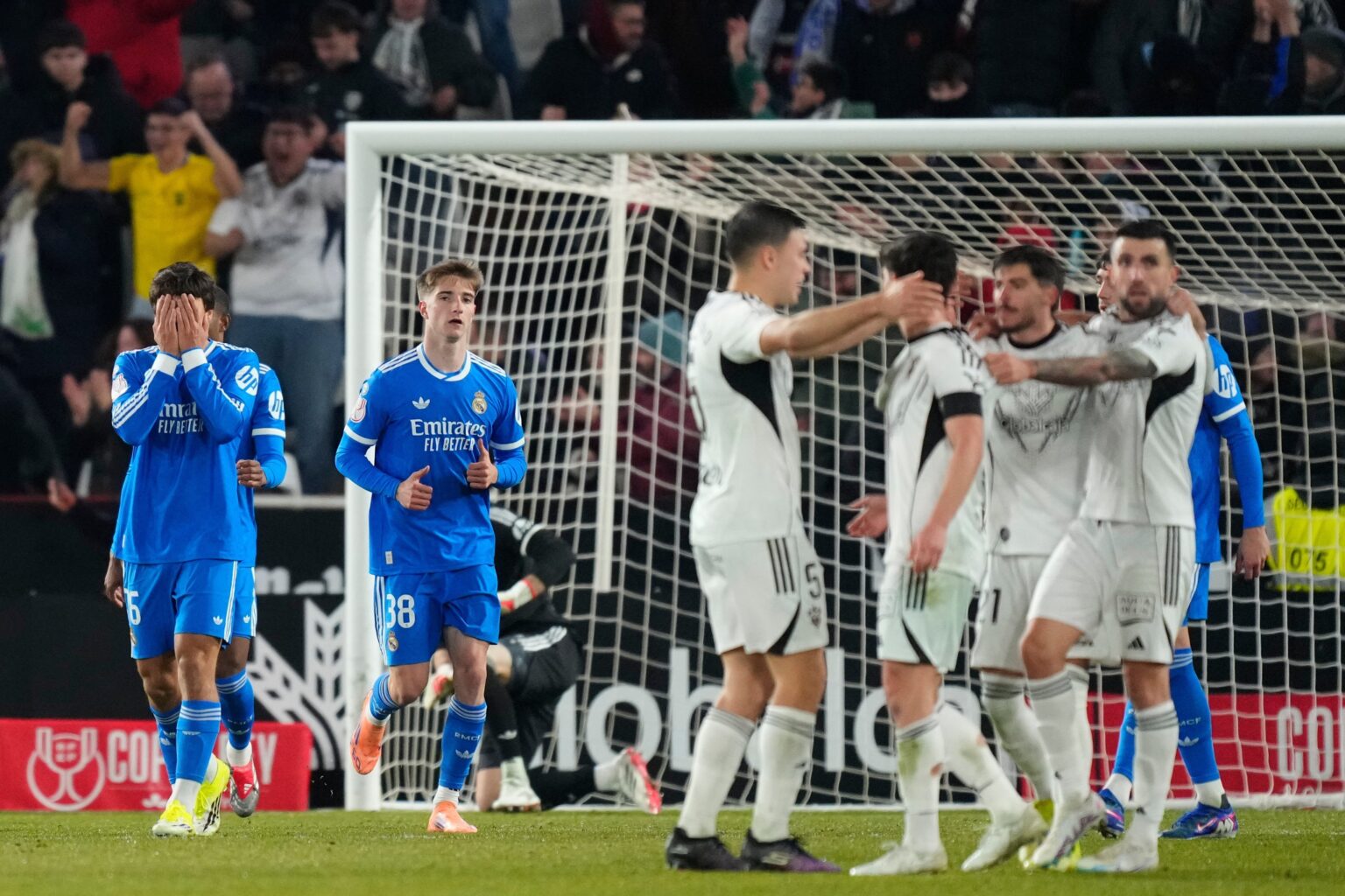 Humiliation historique pour le Real Madrid, éliminé par un club de deuxième division en Copa del Rey. (AP)