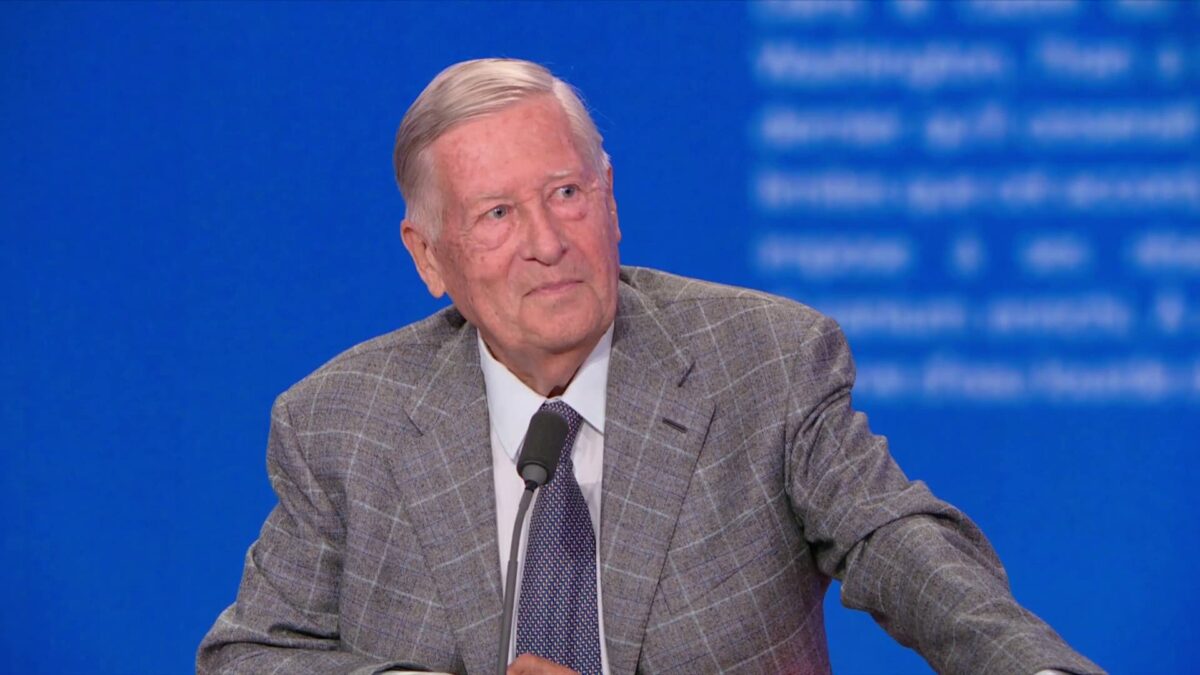 Alain Duhamel: "J'espère être présent jusqu'en 2027, si je ne suis pas mort avant. Je ne suis pas en bonne santé." (BFMTV)