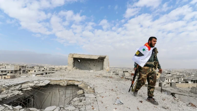 Après des combats meurtriers à Alep, la Turquie se dit prête à soutenir la Syrie