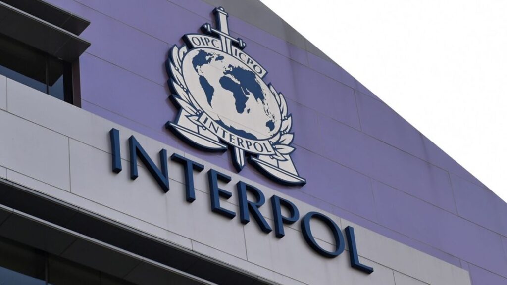 Après dix-huit ans de fuite, recherché par Interpol, un Polonais arrêté dans l’Aveyron pour une « infraction sexuelle grave »