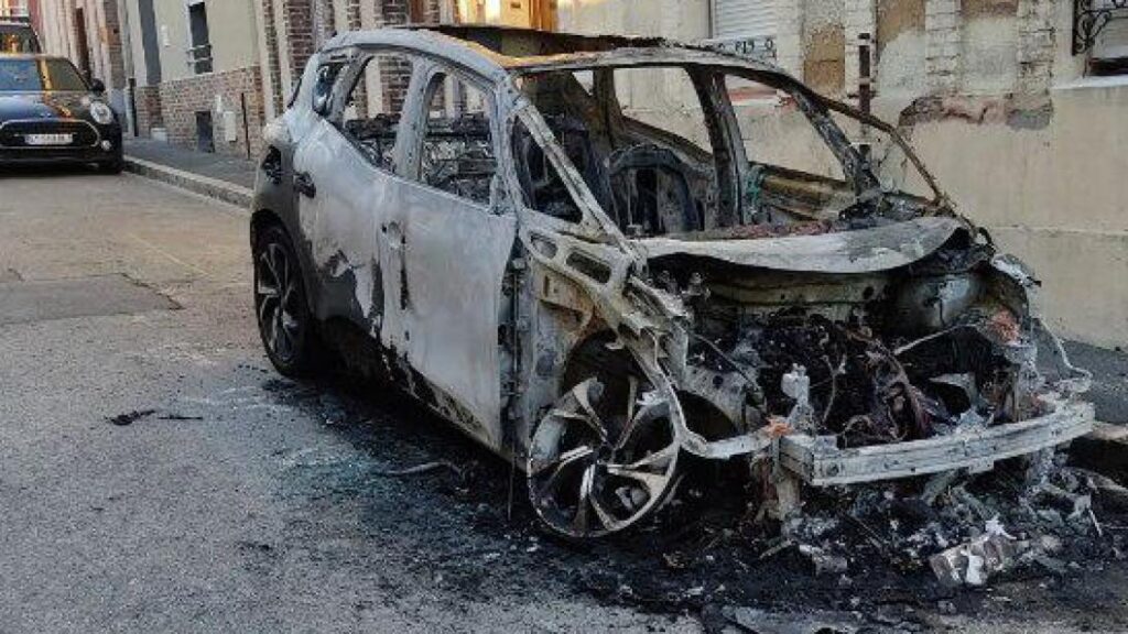 Marseille : un corps retrouvé dans une voiture brûlée, une enquête ouverte