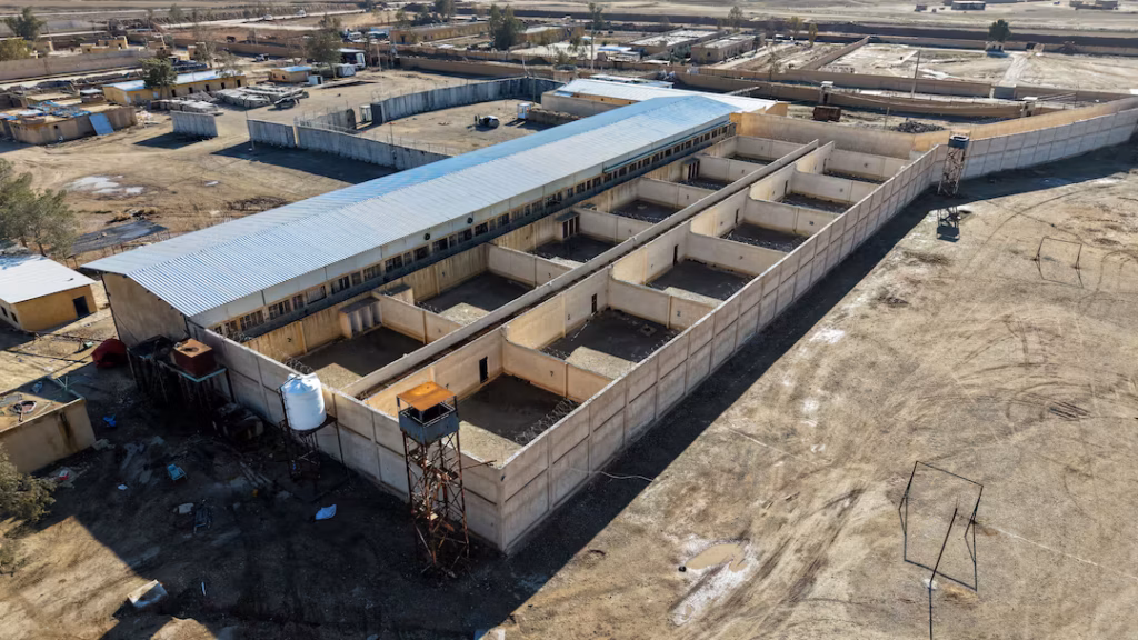 Bagdad annonce qu’elle jugera les combattants de l’État islamique transférés de Syrie