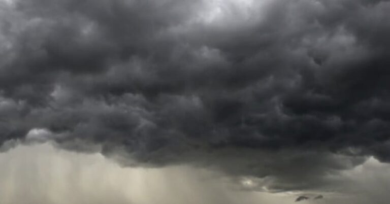 Pluies, vent et vigilance dans l’ouest, l’est reste froid et gris