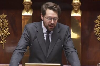 Motion de censure : Benjamin Lucas-Lundy (ecolo) accuse Lecornu de « maintenir Macron au pouvoir »