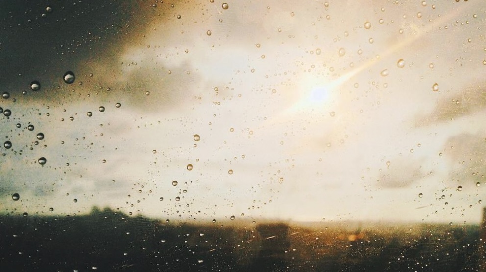 Neige en montagne, pluies au sud-est et éclaircies à l’ouest