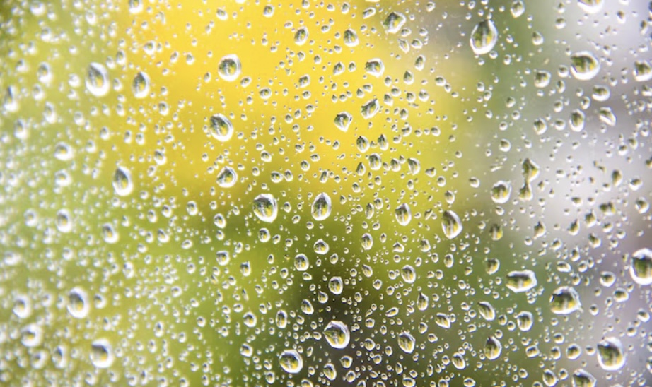 Faibles pluies à l’ouest, grand soleil au sud-est : une accalmie relative