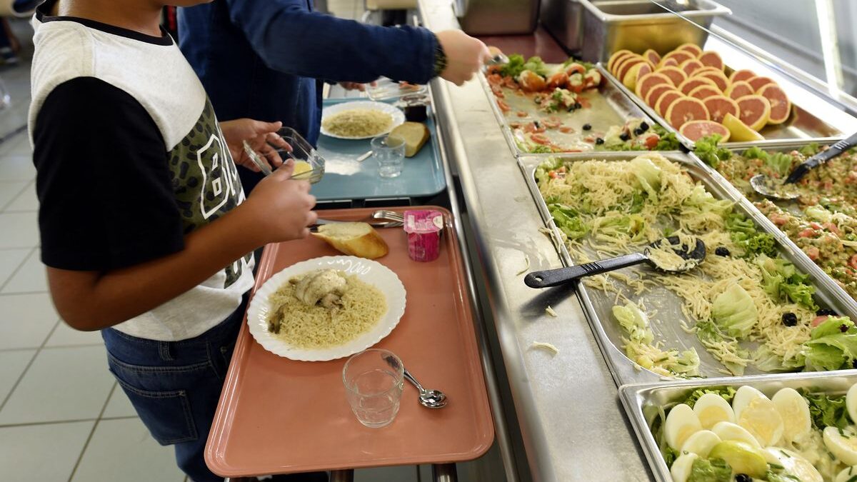 Commande publique : Sébastien Lecornu veut réserver les cantines de l’État aux produits européens