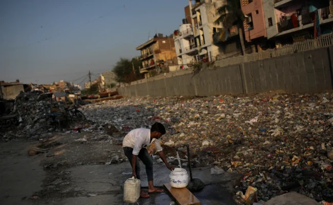 De l’eau contaminée fait au moins neuf morts et plus de 200 hospitalisés à Indore, en Inde (AP)