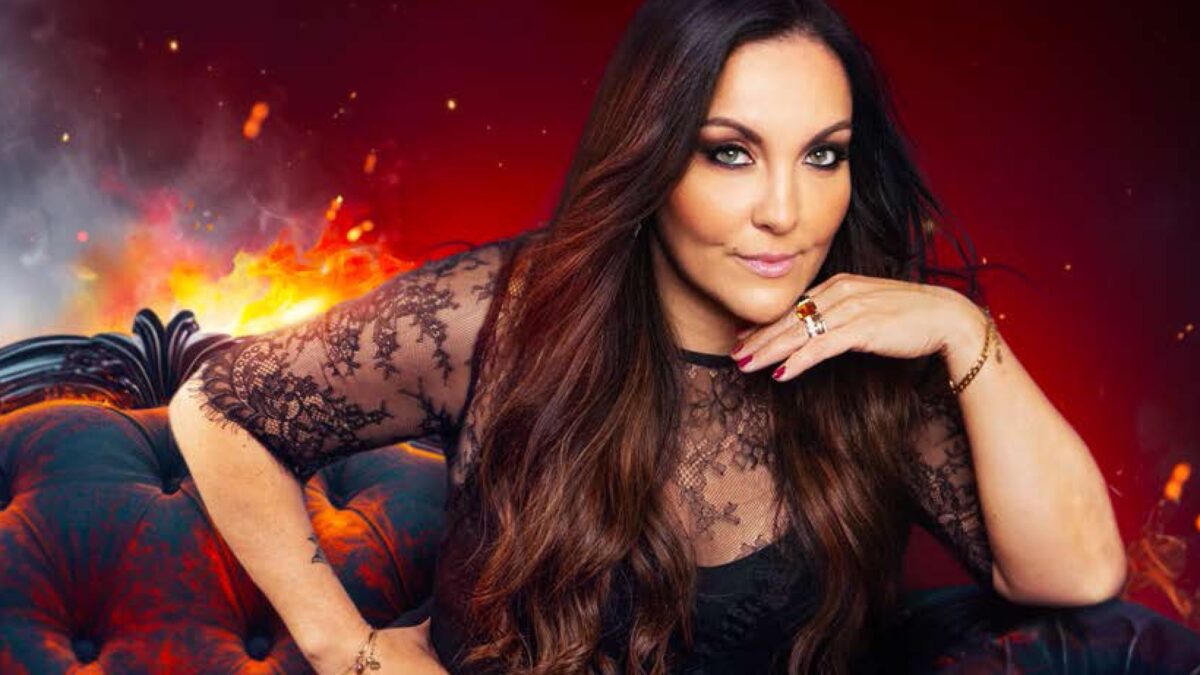 Journée mondiale de l'hypnose - Interview de Sabrina Rives. Du bloc opératoire au spectacle, quand l’hypnose soigne et fascine: "Un chirurgien s’est endormi en entendant ma voix pendant une opération." (Sabrina Rives)