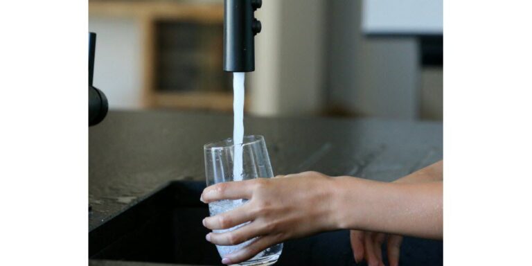 Eau potable : une alerte sur un fongicide dans plusieurs communes des Hauts-de-France selon une ONG