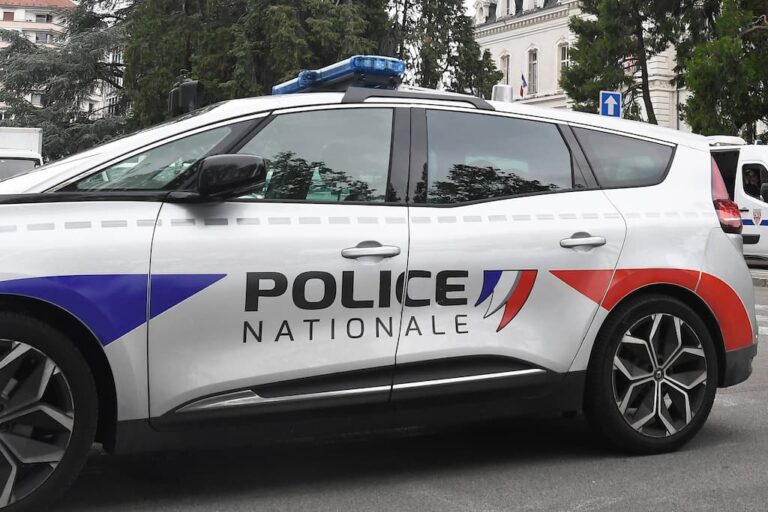 En Seine-Saint-Denis, un réseau de faux documents via Telegram démantelé