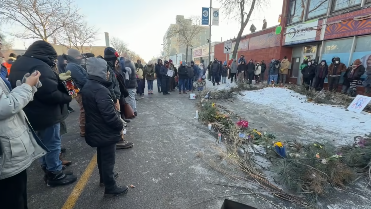 Fusillade à Minneapolis : la version fédérale contestée par des vidéos et la police locale