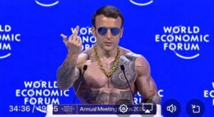 Insolite - Les lunettes d’Emmanuel Macron, phénomène viral sur Internet. Découvrez les meilleures parodies