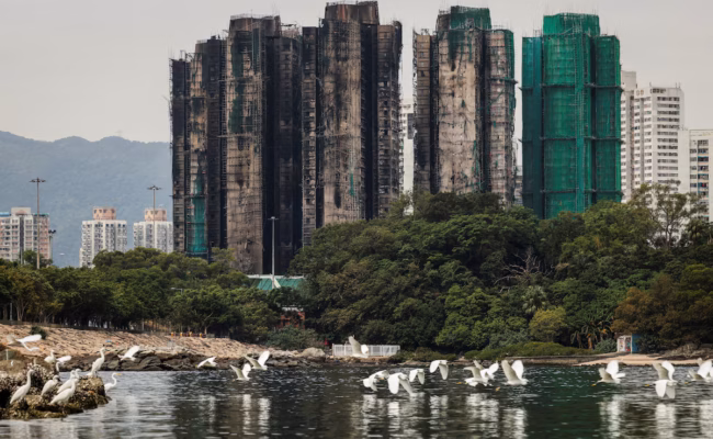 Hong Kong arrête 21 personnes pour corruption dans des projets de rénovation d’immeubles